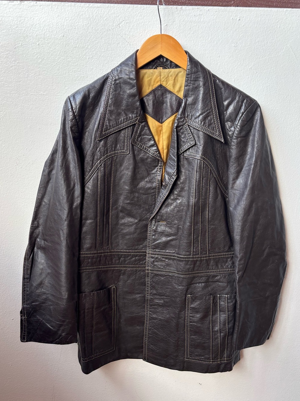 1970sVintage Men's Dark Brown Leather Jacket with Contrast Lining
